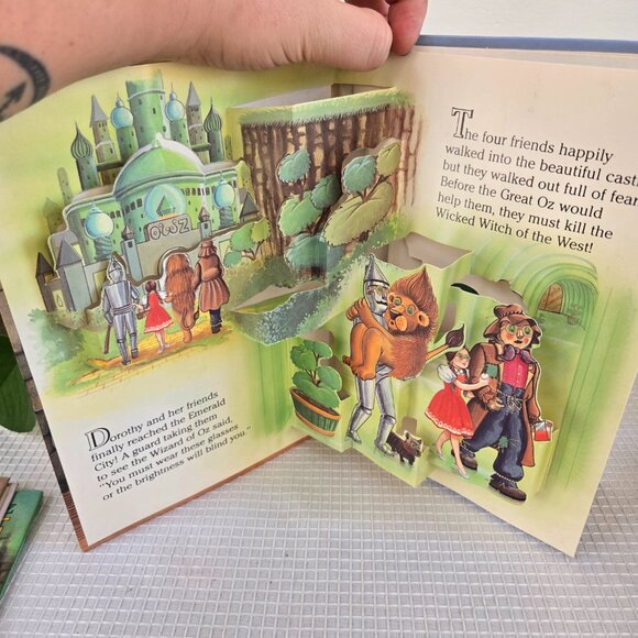 3/$75🥳 Vintage 1990s Wizard of Oz Pop-Up Book Collection – Set of 4 - Picture 6 of 9